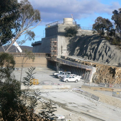 Closer look at the upper areas of the spillway from the non-carpark side of the dam