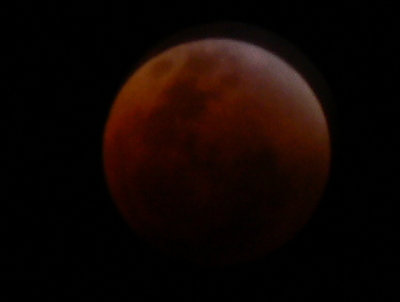 The full lunar eclipse with the same settings as the lunar eclipse progress photos at 7:57PM
