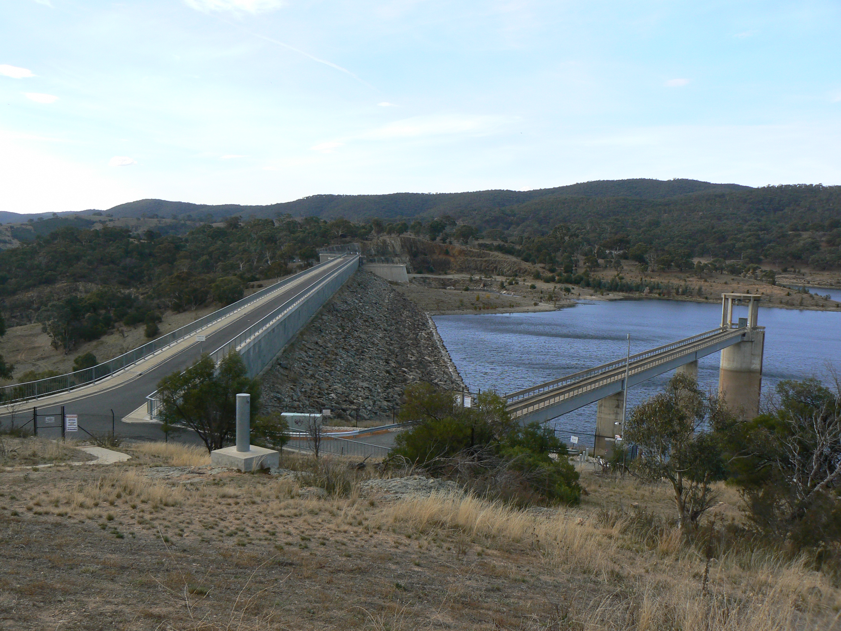 The dam, as seen from the dam-side carpark