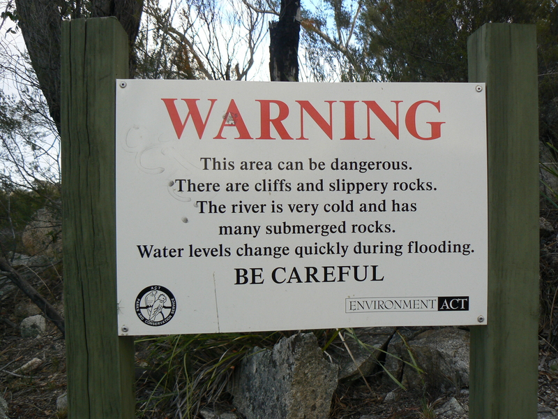 Warning sign leading to the cascades
