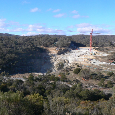 Overview from the road leading up to the lookout carpark. Construction is all on the left side of the wall.